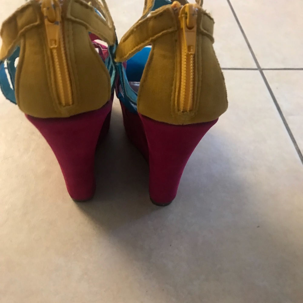 Shoes - Picture 3 of 5